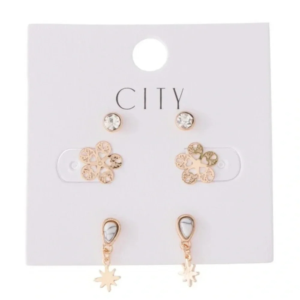 Boutique NWT Filigree Flower Stud Earring Set